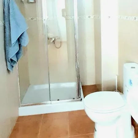 Comfy 2 Bedroom In With Wifi And Free Parking Apartament